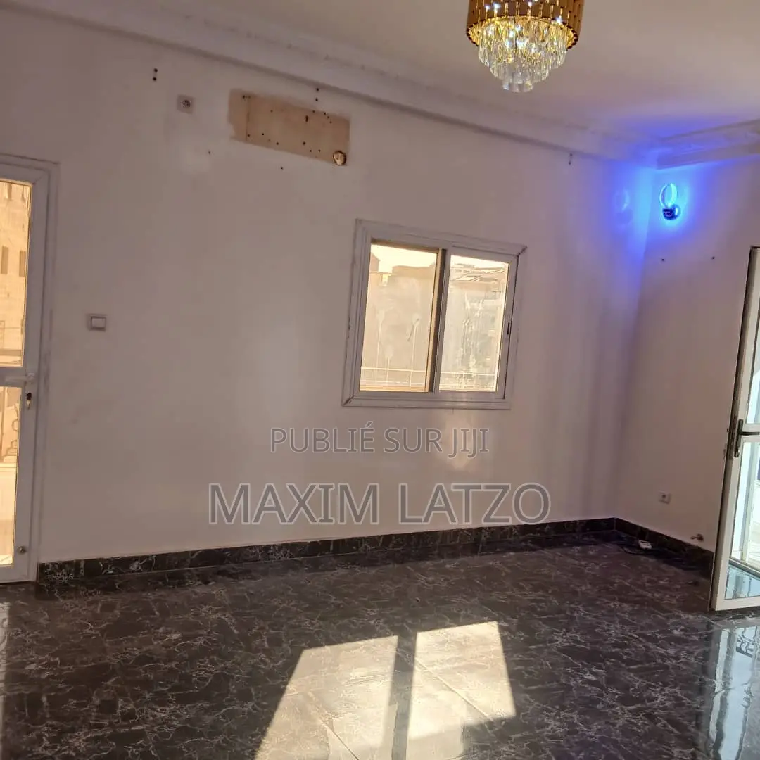 1chbre Appartement dans Almadies à Louer