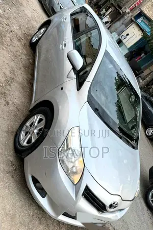 Toyota Verso 2010 Gris