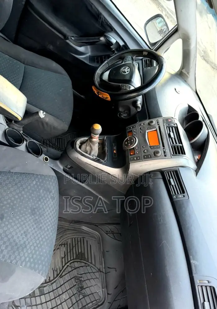 Toyota Verso 2010 Gris