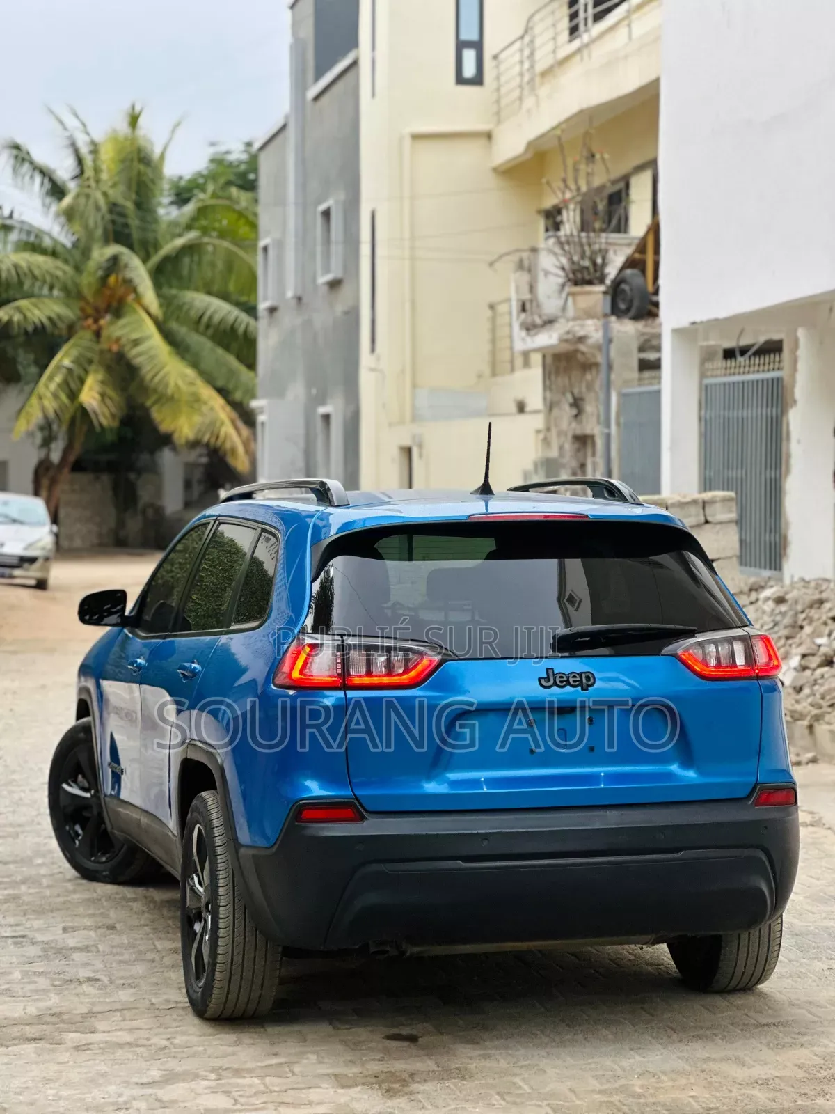 Jeep Cherokee Latitude 2021 Blue