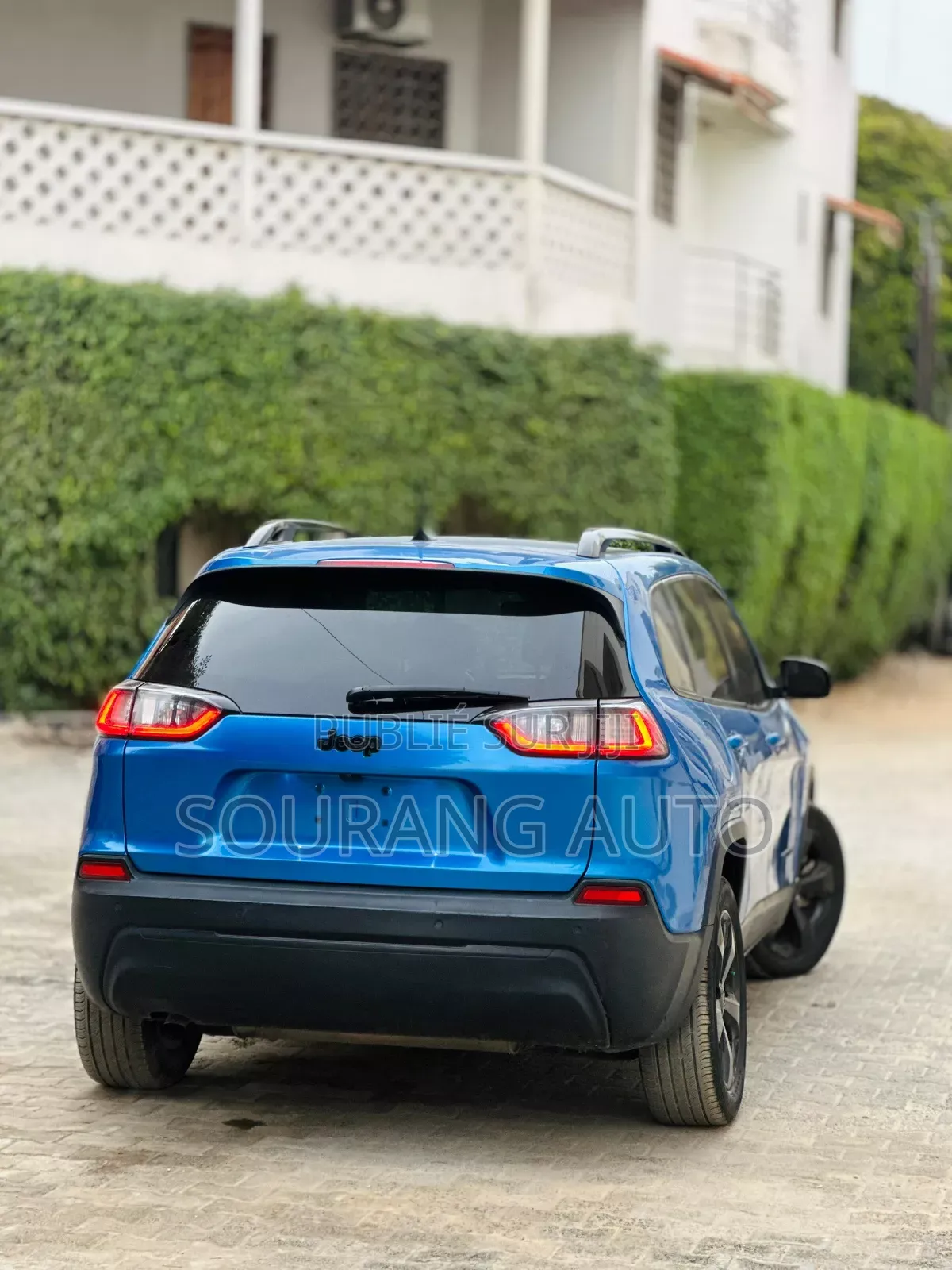 Jeep Cherokee Latitude 2021 Blue