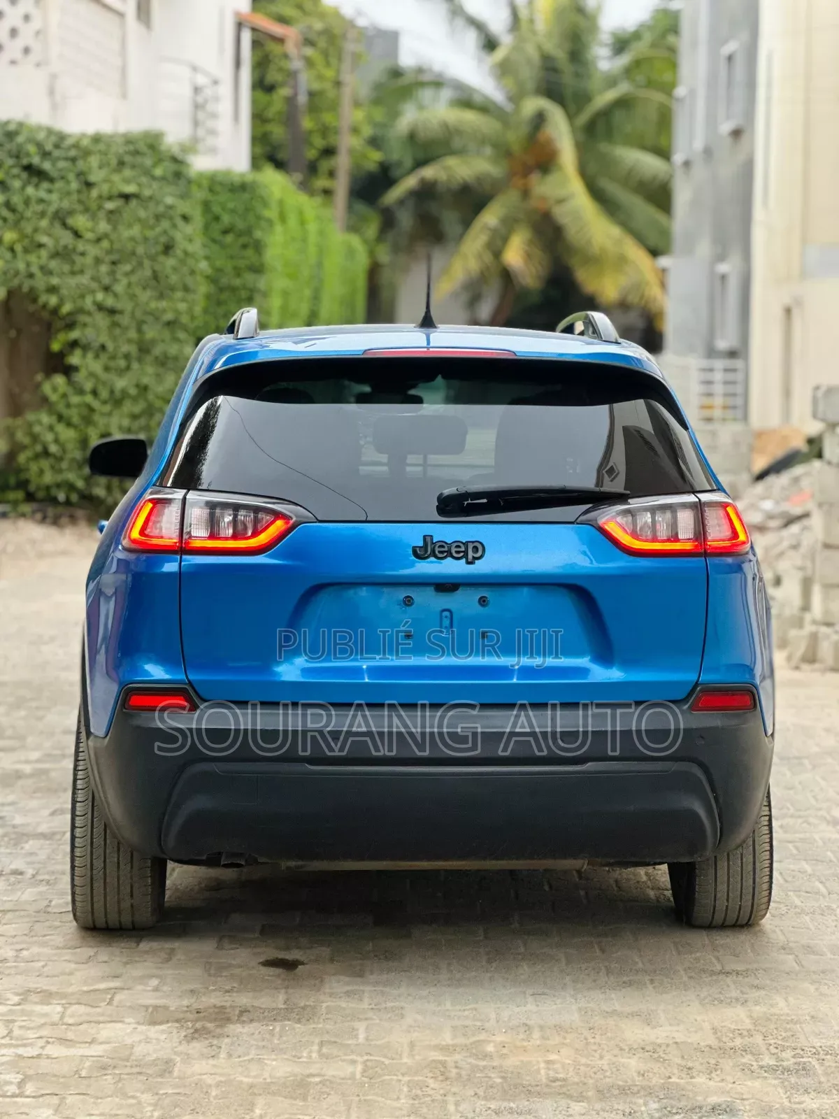 Jeep Cherokee Latitude 2021 Blue