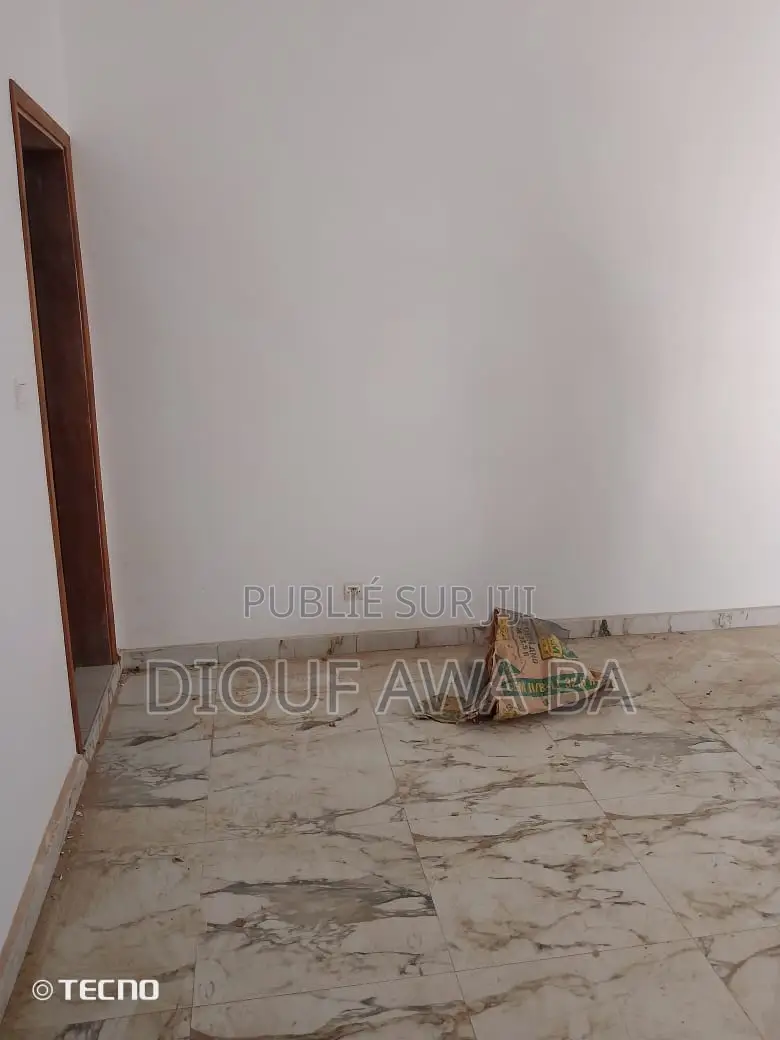 3chbre Appartement dans Appartement 2, Grand Dakar à Louer