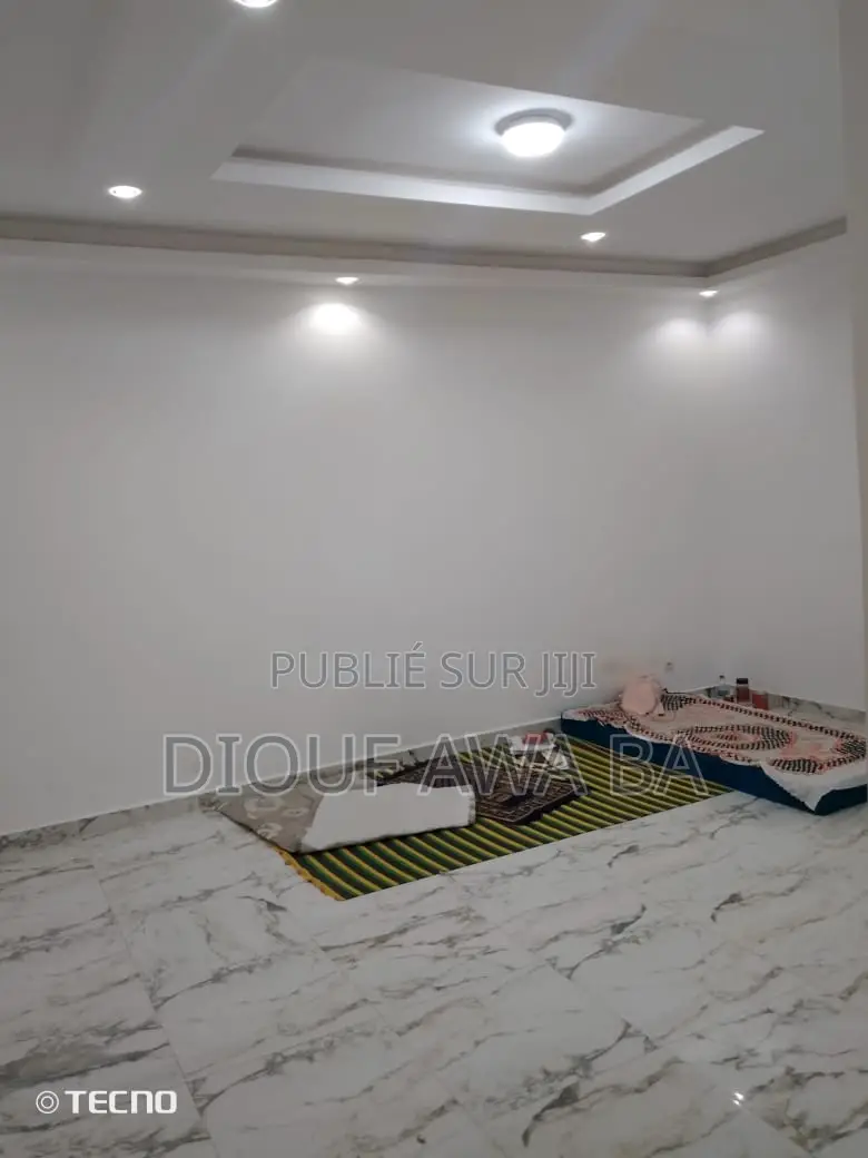 3chbre Appartement dans Appartement 2, Grand Dakar à Louer