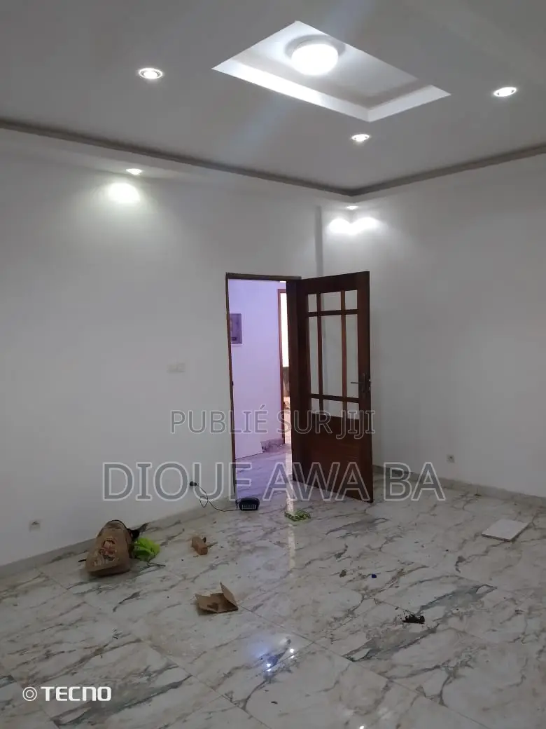3chbre Appartement dans Appartement 2, Grand Dakar à Louer