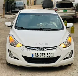 Hyundai Elantra Limited Sedan FWD (1.8L 4cyl 6A) 2016 Blanc