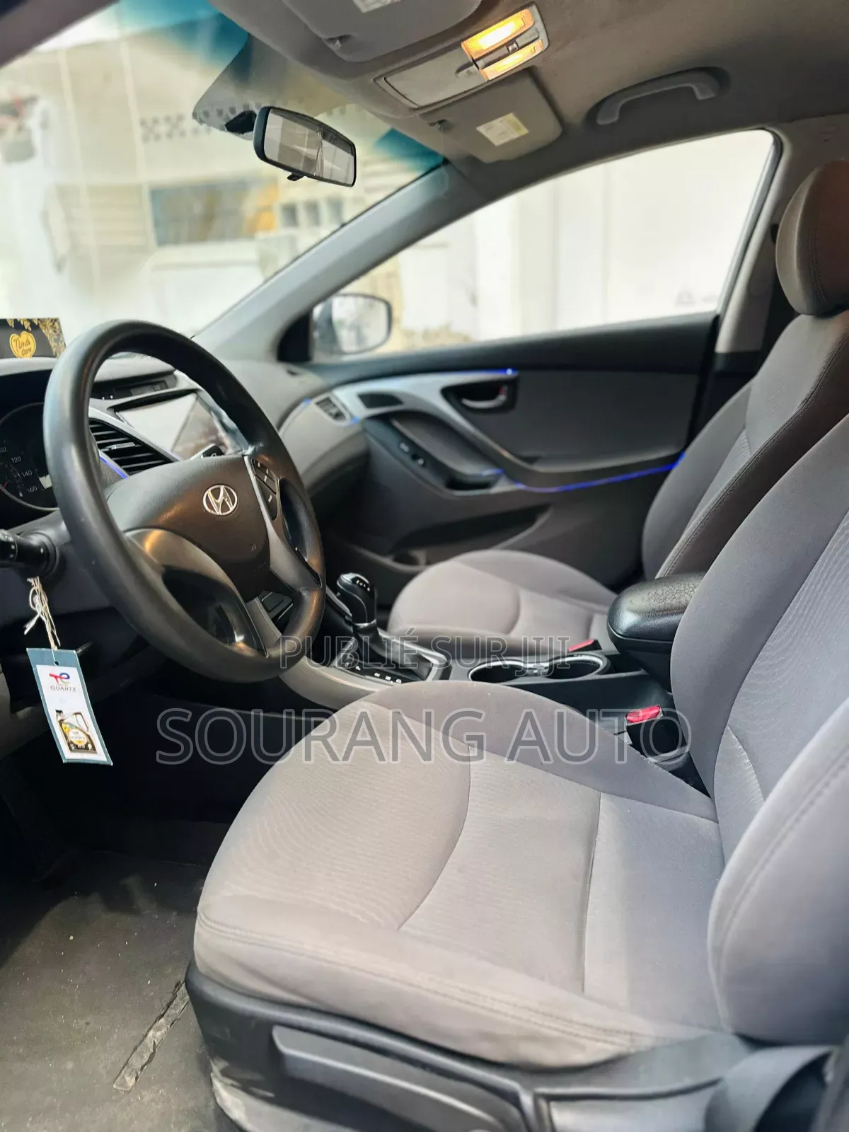 Hyundai Elantra Limited Sedan FWD (1.8L 4cyl 6A) 2016 Blanc