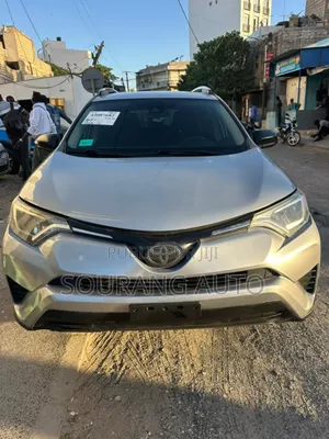 Toyota RAV4 LE FWD (2.5L 4cyl 6A) 2017 Gris