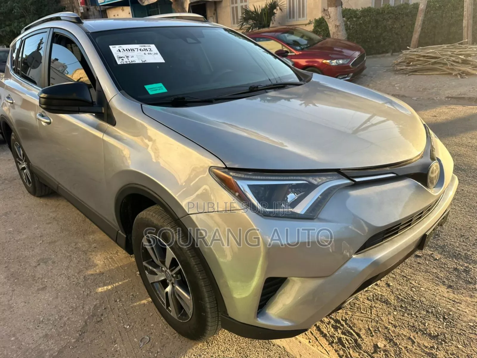 Toyota RAV4 LE FWD (2.5L 4cyl 6A) 2017 Gris