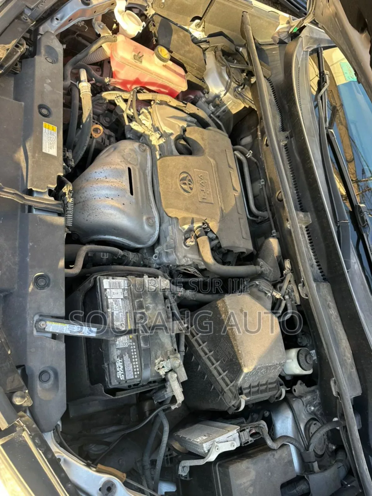 Toyota RAV4 LE FWD (2.5L 4cyl 6A) 2017 Gris