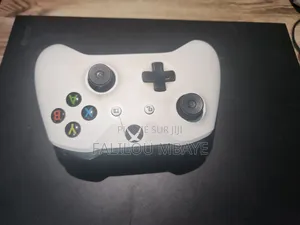 Xbox One X Avex Uje Manette Et Quelques Jeux