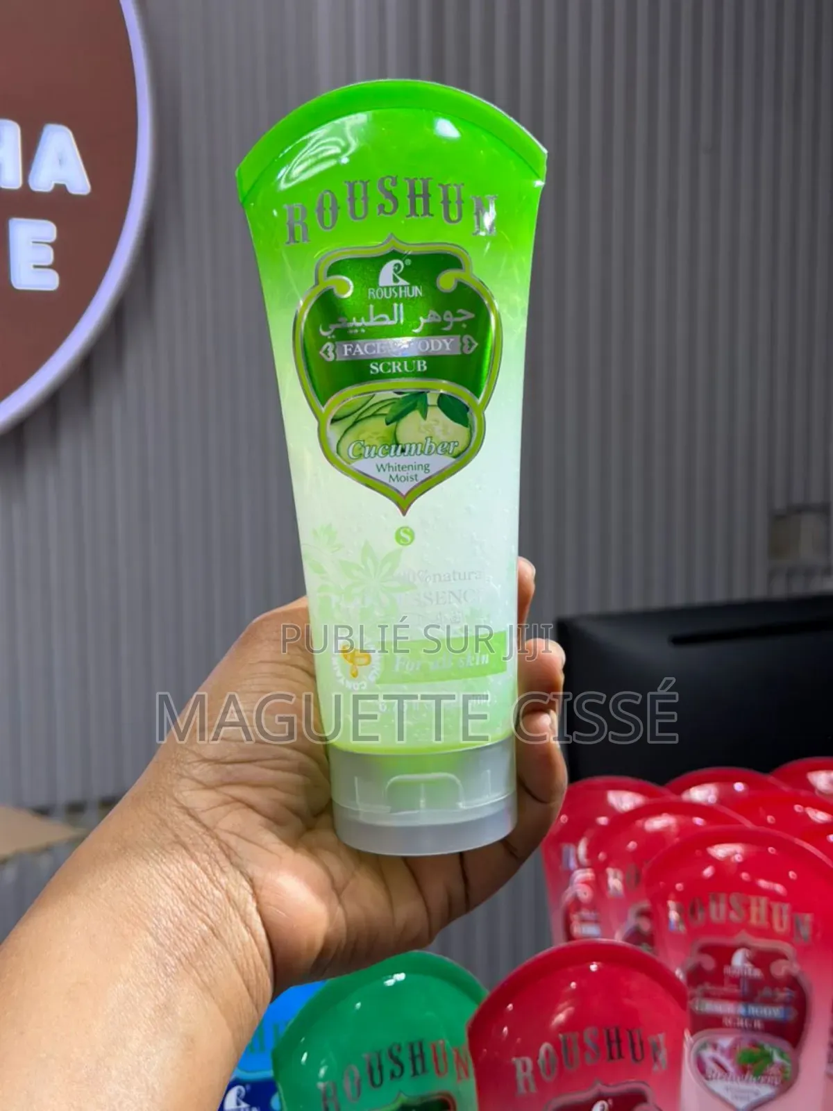 Gel Exfoliant Pour Visage Et Corps Aussi Efficace Contre Les Kintos