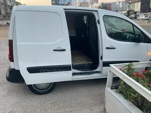 Peugeot Partenaire 2017 Black