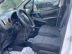 Peugeot Partenaire 2017 Black