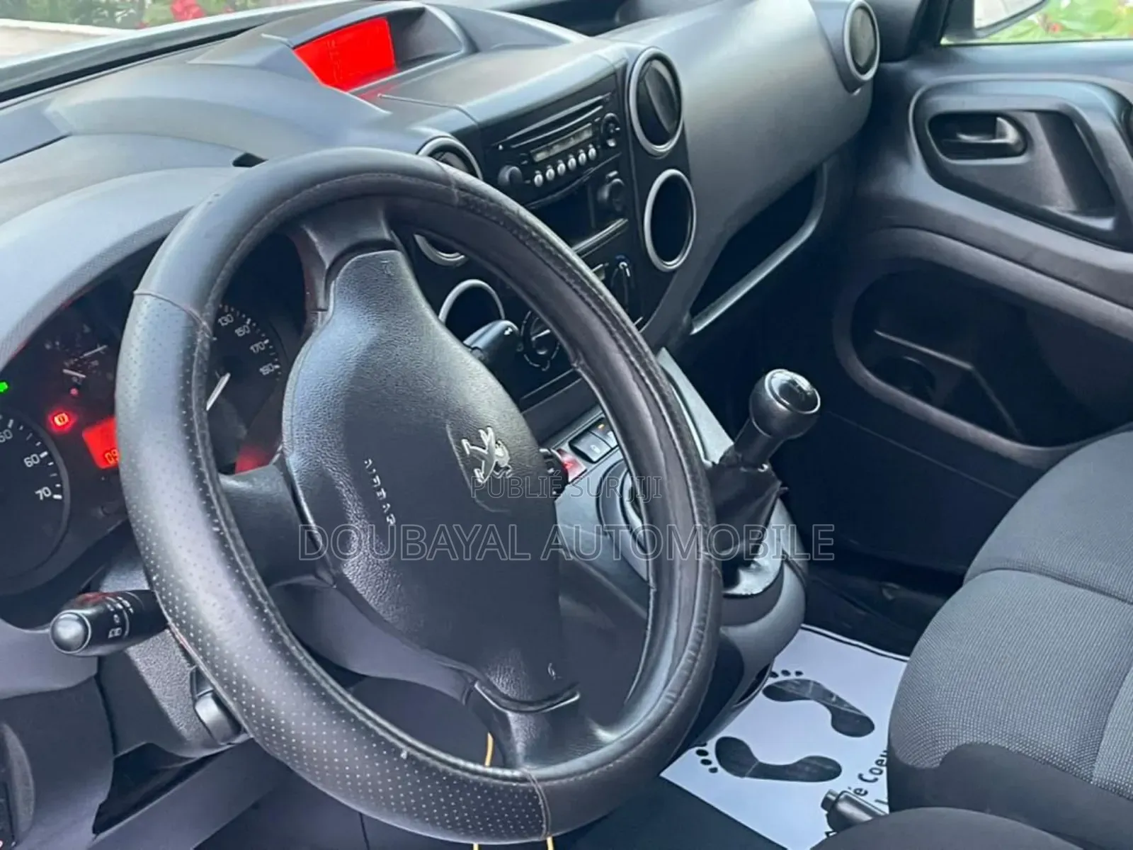 Peugeot Partenaire 2017 Black