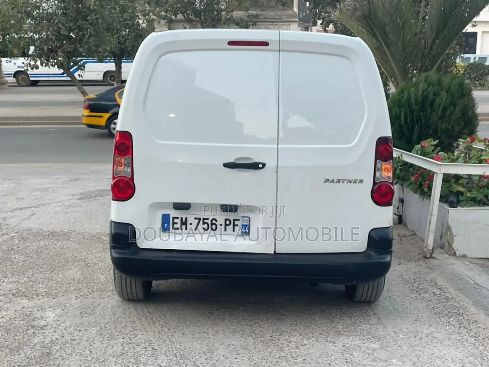 Peugeot Partenaire 2017 Black