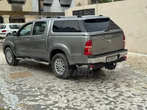Toyota Hilux 2015 Gris
