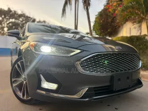 Ford Fusion Titanium AWD 2019 Gris
