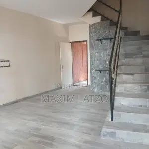 1chbre Duplex dans Almadies à Louer