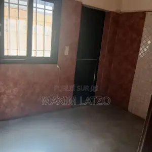 1chbre Duplex dans Almadies à Louer