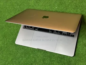 New Apple MacBook Pro 2020 16GB Intel Core I5 SSD 512GB