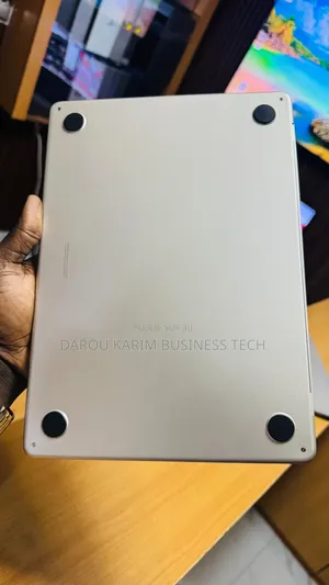 New Apple MacBook Air 2022 M2 16GB Apple M2 SSD 256GB