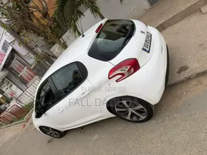 Peugeot 208 2014 Blanc