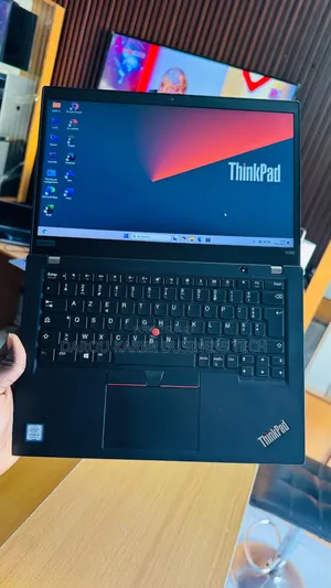 New Lenovo ThinkPad X390 8GB Intel Core I5 SSD 256GB