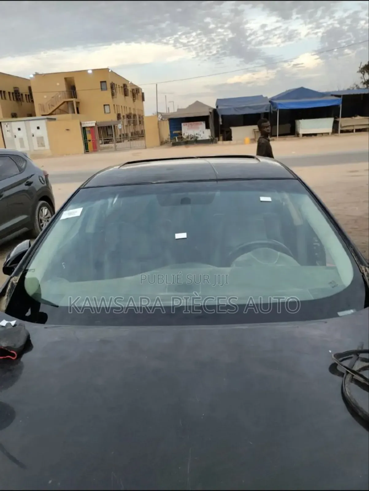 Pare-Brise Avant, Arrière, Verre De Porte, Déflecteur Et Toit Ouvrant