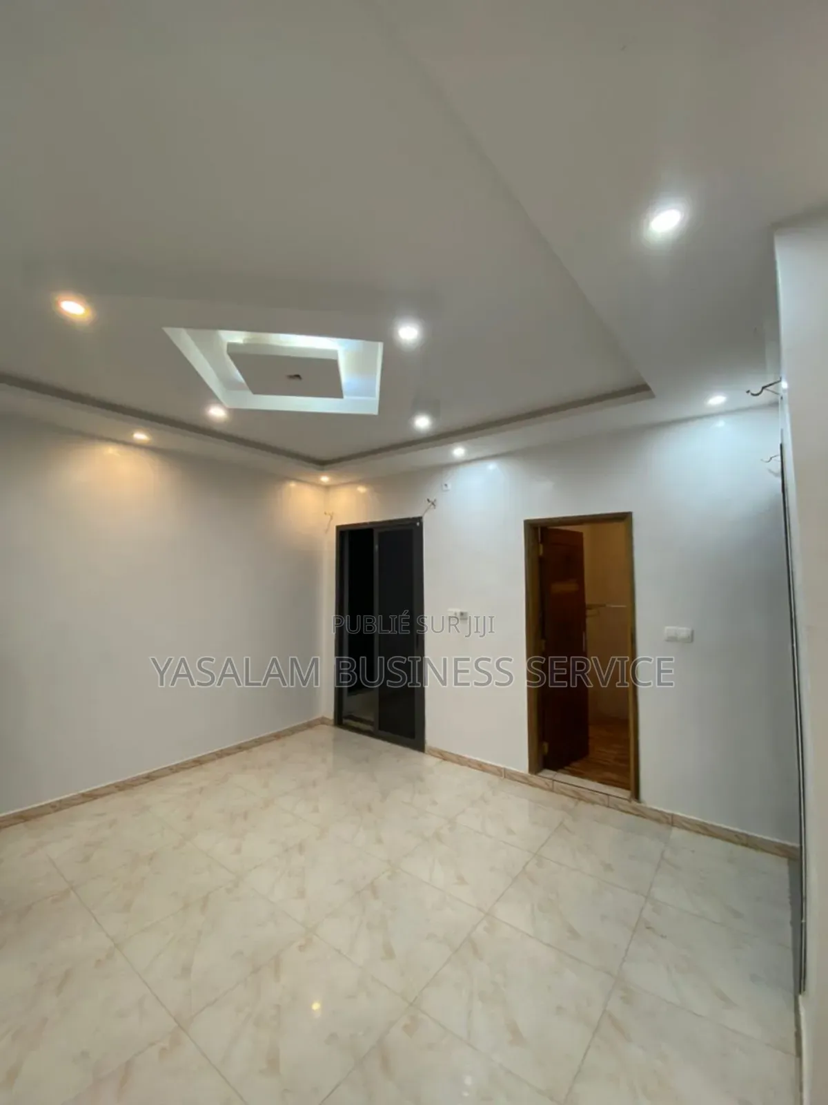 2chbre Appartement dans Yasalam Business, Yoff à Louer
