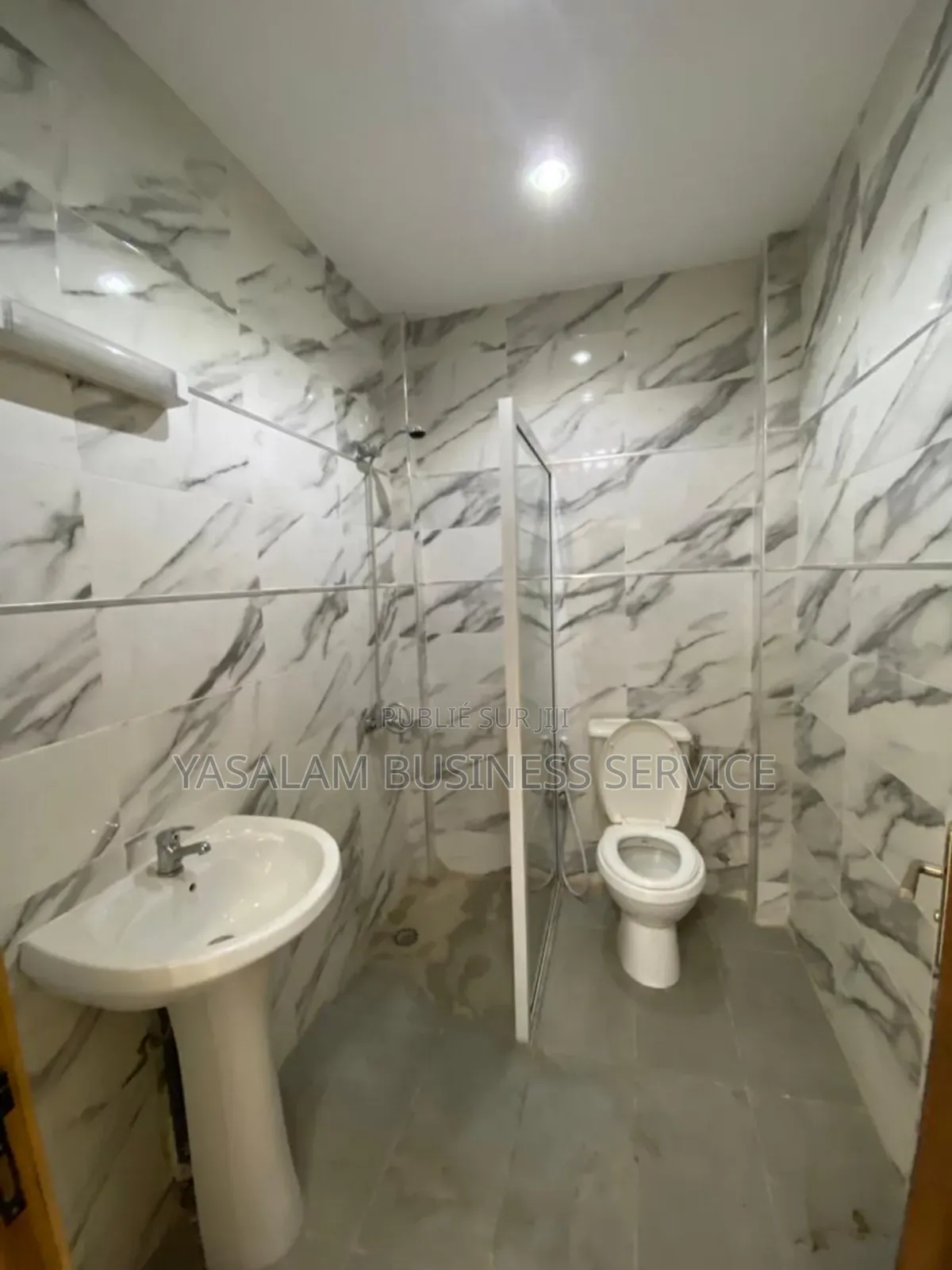 3chbre Appartement dans Yasalam Business, Ouakam à Louer