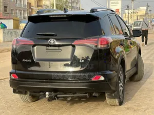 Toyota RAV4 LE AWD (2.5L 4cyl 6A) 2017 Black
