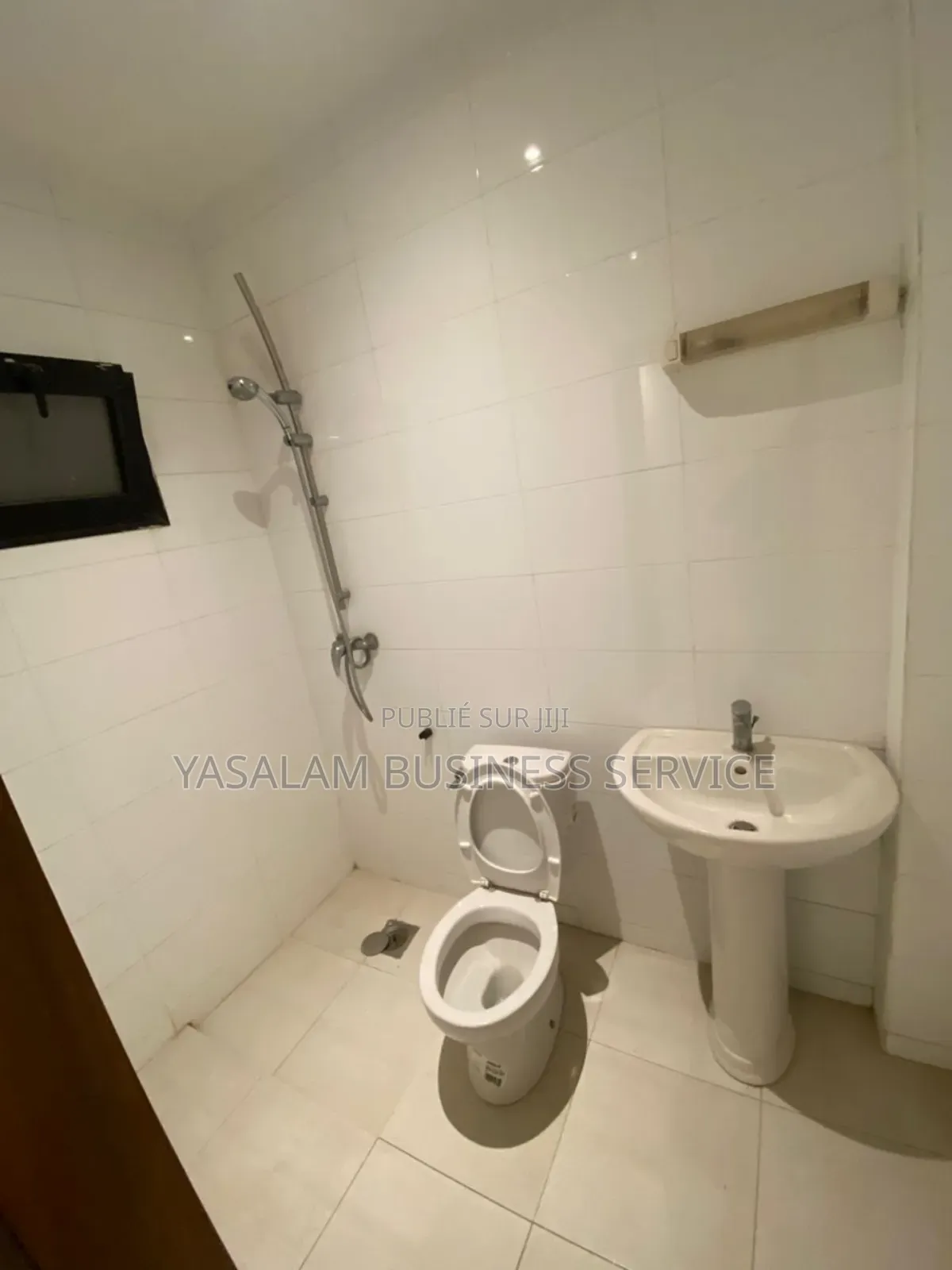 3chbre Appartement dans Yasalam Business, Mermoz Sacré-Cœur à Louer