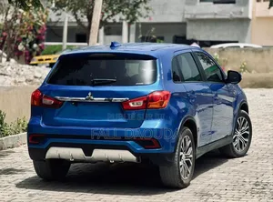 Mitsubishi Outlander 2018 Blue