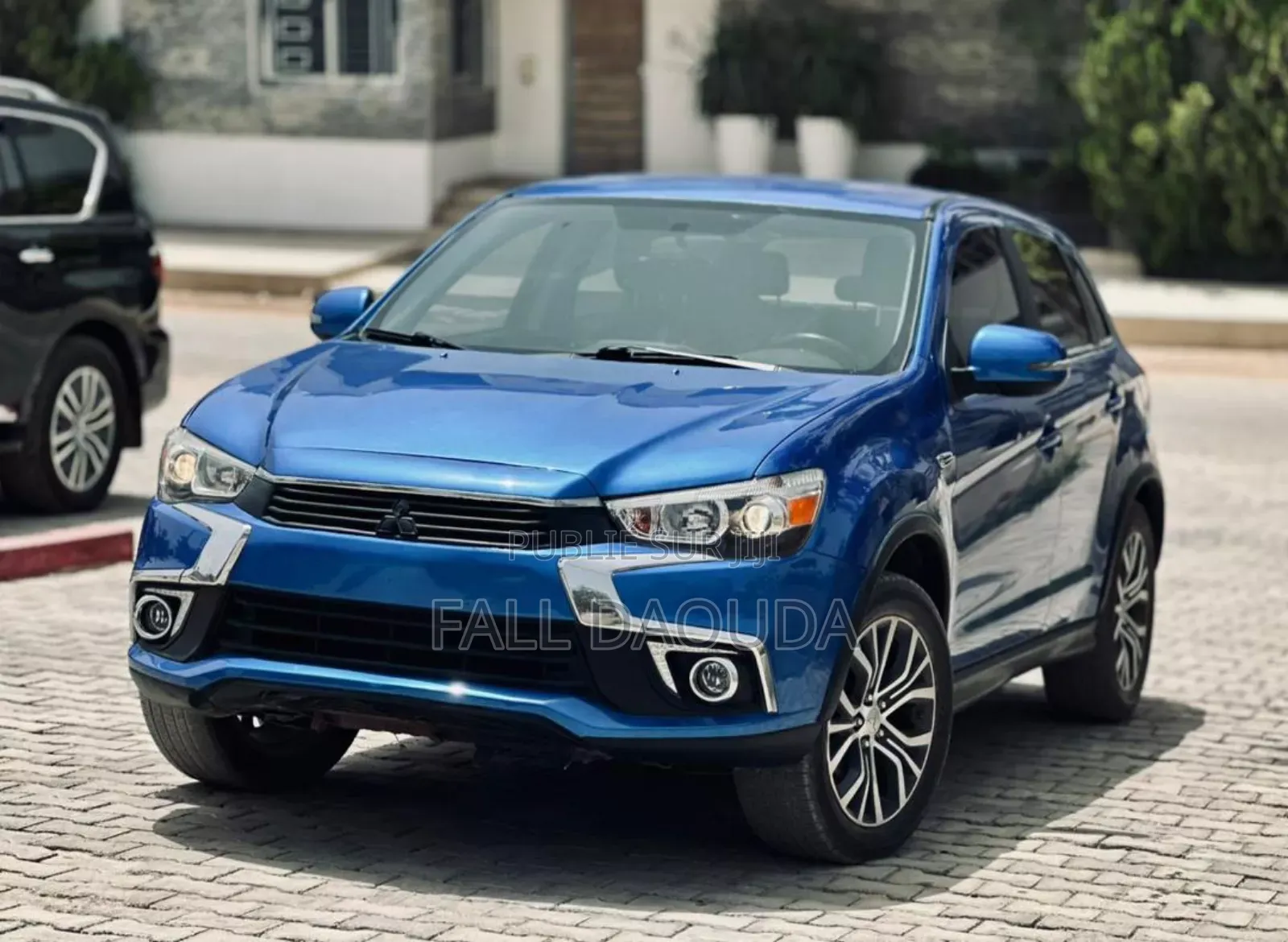 Mitsubishi Outlander 2018 Blue
