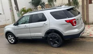 Ford Explorer 2017 Gris