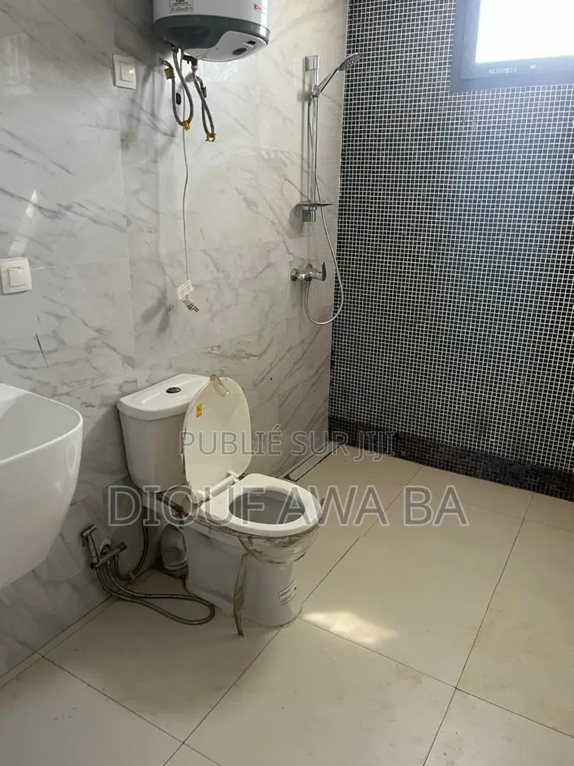 4chbre Appartement dans Appartement F4, Dakar Plateau à Louer