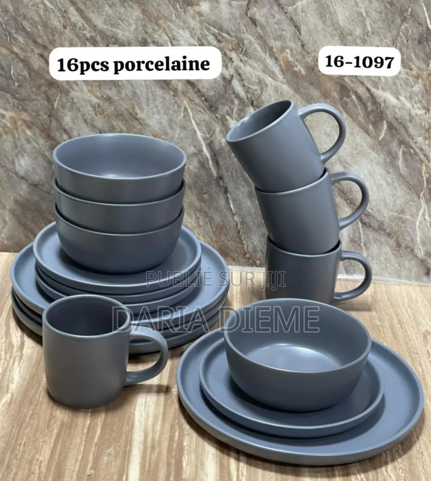 Ensemble 16 Pièces en Porcelaine