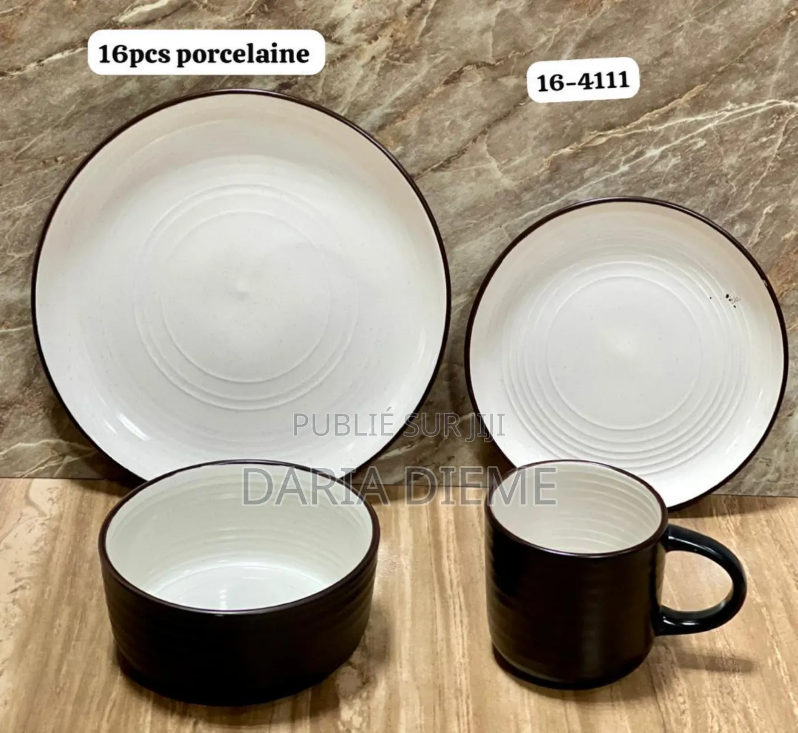 Ensemble 16 Pièces en Porcelaine