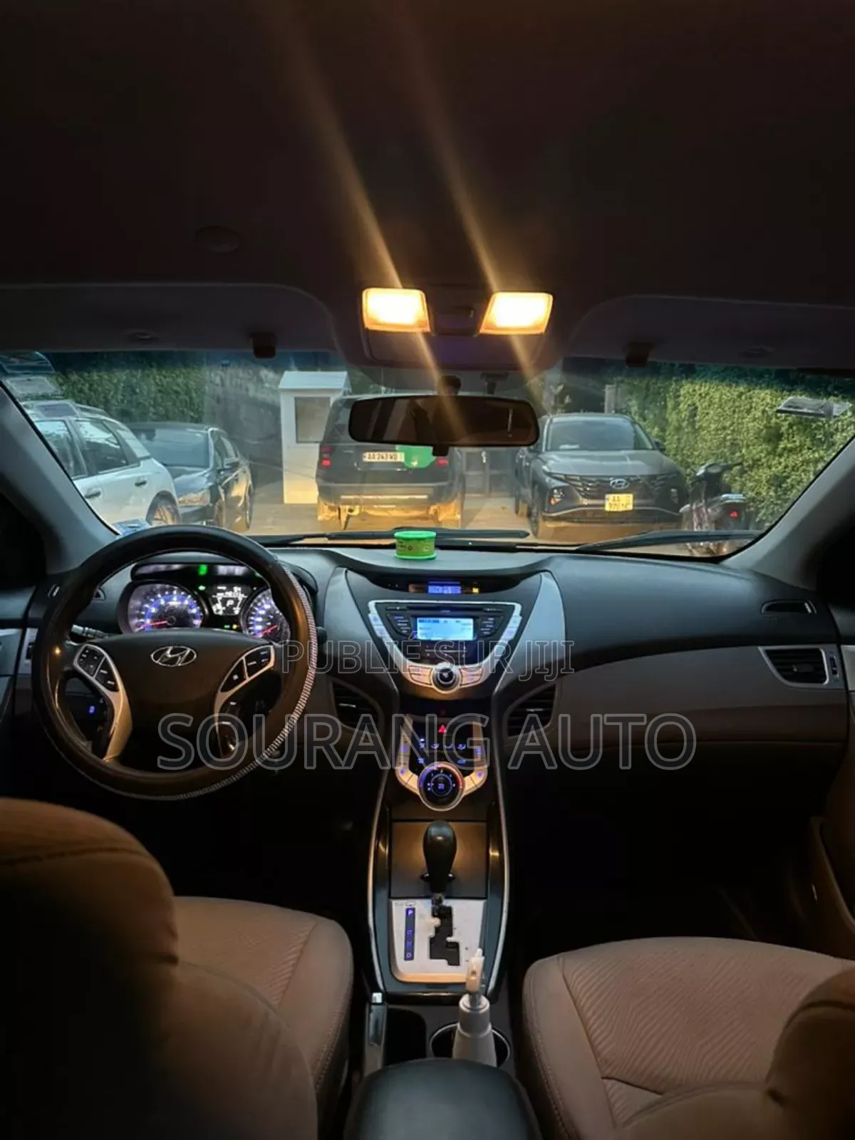 Hyundai Elantra GLS Sedan FWD (1.8L 4cyl 6M) 2013 Gris