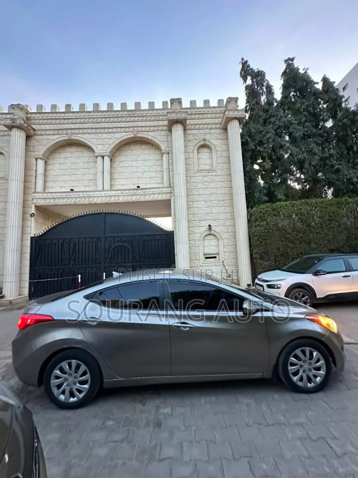 Hyundai Elantra GLS Sedan FWD (1.8L 4cyl 6M) 2013 Gris