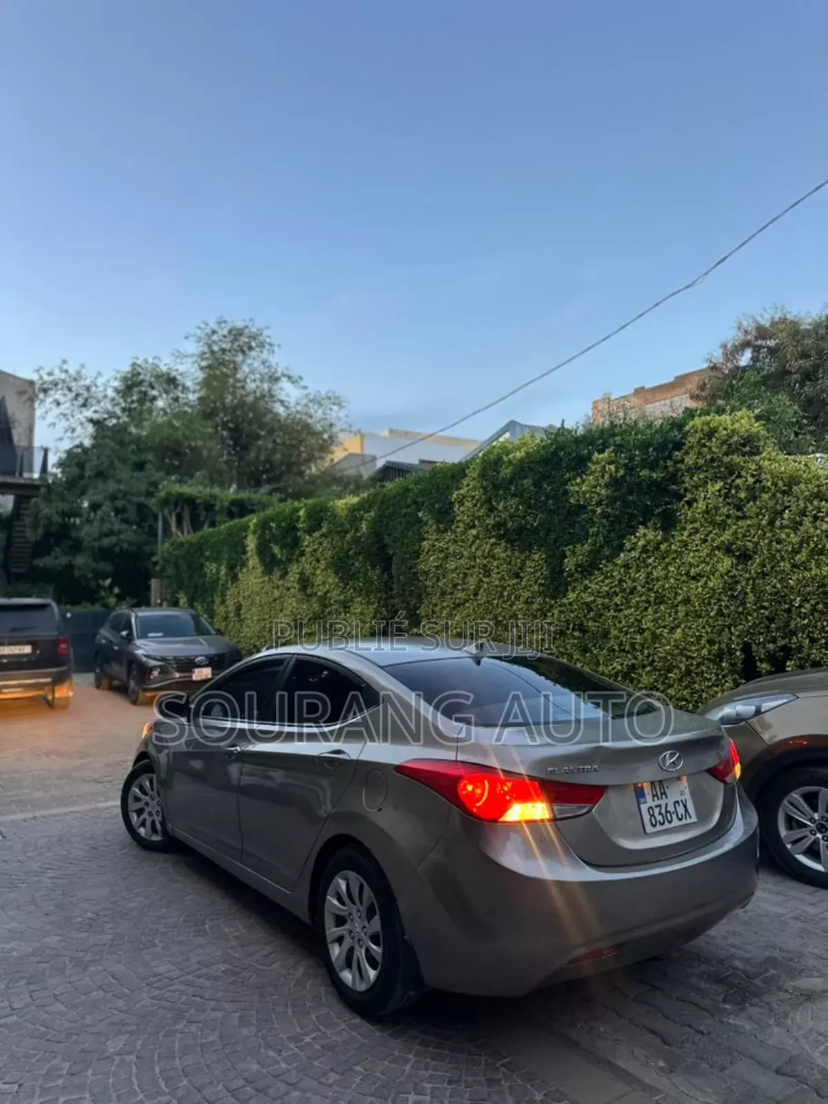 Hyundai Elantra GLS Sedan FWD (1.8L 4cyl 6M) 2013 Gris