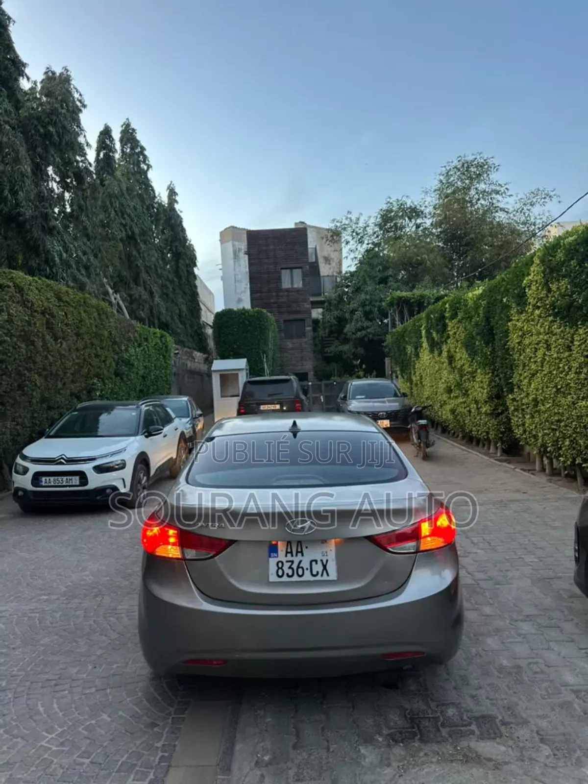 Hyundai Elantra GLS Sedan FWD (1.8L 4cyl 6M) 2013 Gris