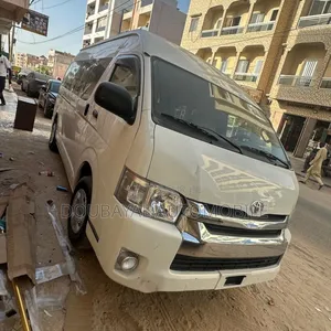 Toyota HiAce 2019 Blanc