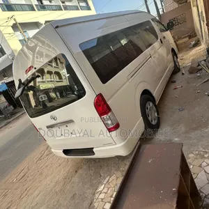 Toyota HiAce 2019 Blanc