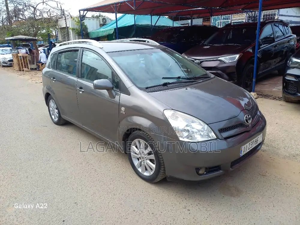Toyota Avensis Verso 2.0 Diesel 2010 Gris