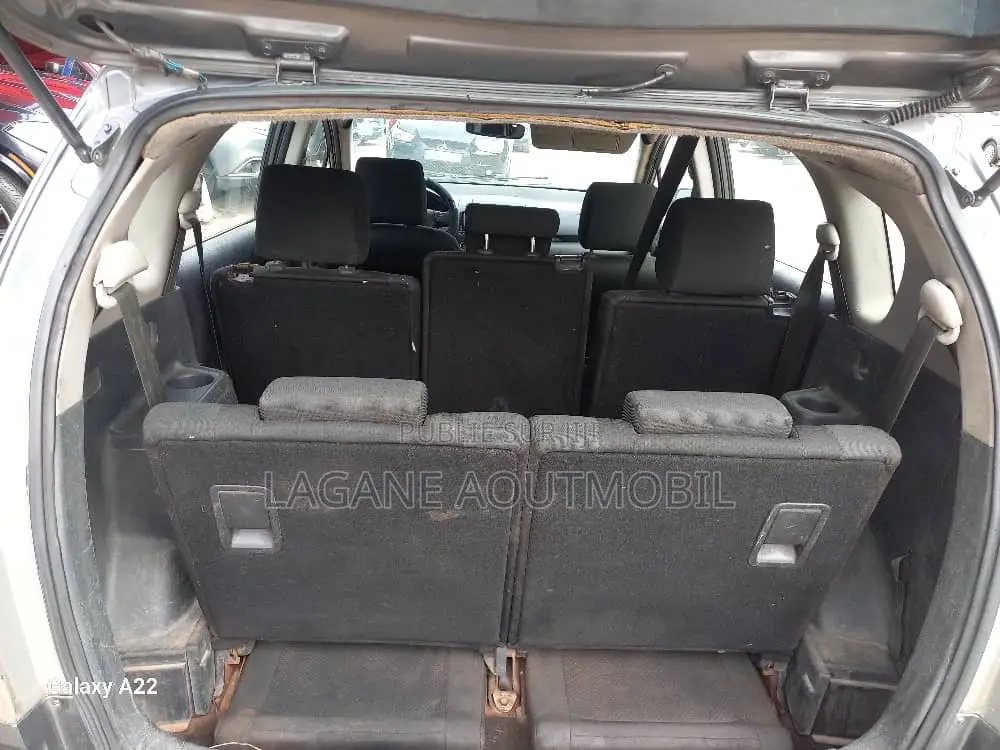 Toyota Avensis Verso 2.0 Diesel 2010 Gris