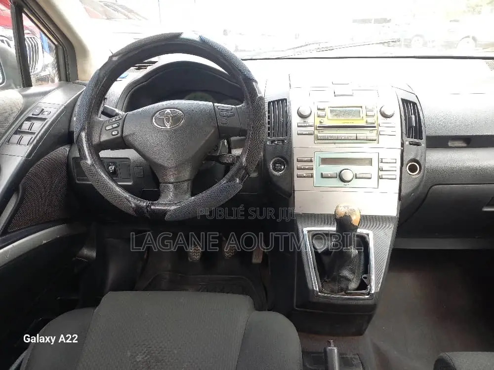 Toyota Avensis Verso 2.0 Diesel 2010 Gris