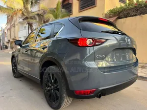 Mazda CX-5 2021 Blue