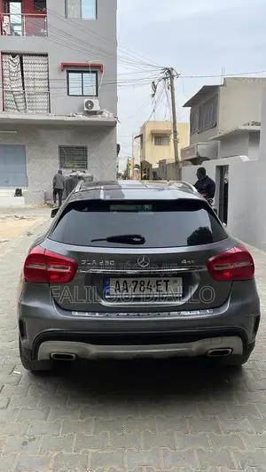 Mercedes-Benz GLA 250 2015 Gris